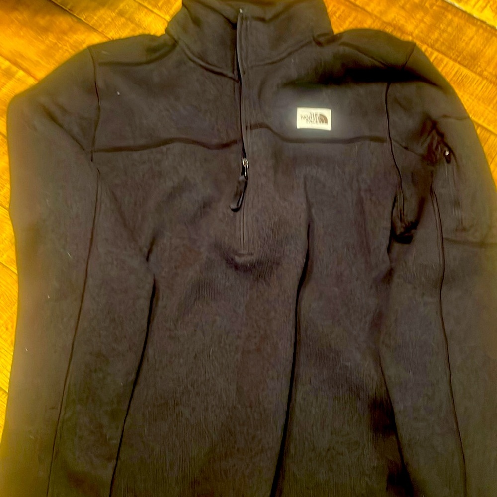 The North Face Men’s Medium Quarter Zip